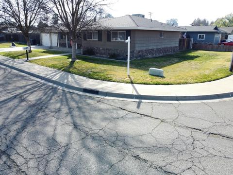 2000 Evelle Ln, Turlock, CA 95380 photo 2