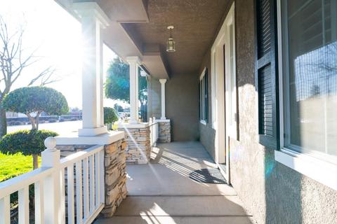 1853 Snyder Ave, Modesto, CA 95356 photo 2