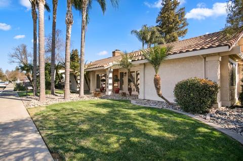 2100 Carleton Dr, Turlock, CA 95382 photo 2