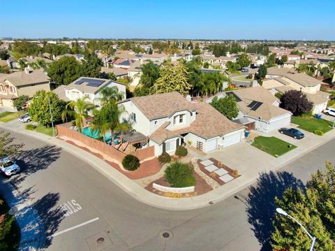 2425 Gibralter Dr, Manteca, CA 95337 photo 2