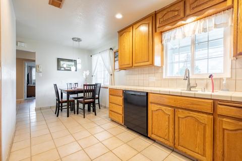 1135 N Rosemore Ave, Modesto, CA 95358 photo 10