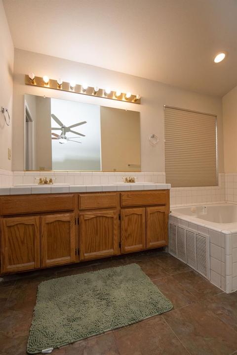 1612 Shadewood Dr, Modesto, CA 95355 photo 23