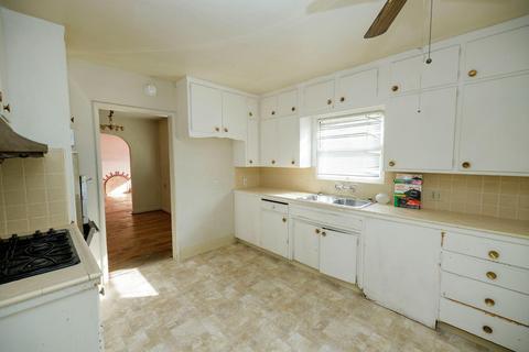 1605 Victoria Dr, Modesto, CA 95351 photo 12