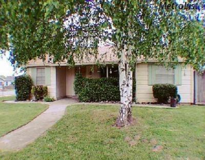 1121 Beverly St, Modesto, CA 95351 photo 1