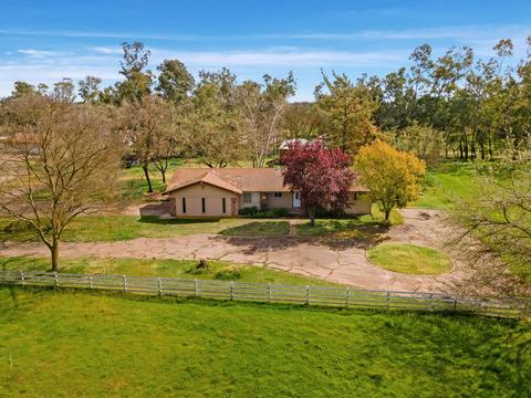 11580 E Peltier Rd, Acampo, CA 95220 photo 1