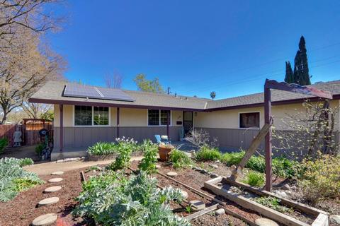 1426 Nutmeg Ln, Davis, CA 95618 photo 2