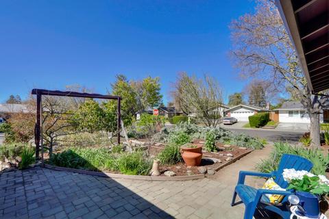 1426 Nutmeg Ln, Davis, CA 95618 photo 4