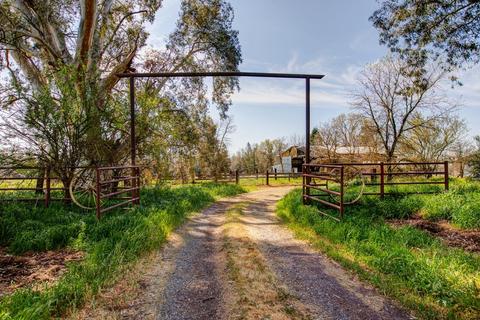 8617 Berry Rd, Wilton, CA 95693 photo 4