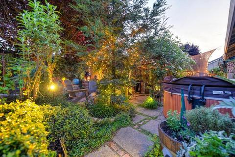 5201 Whisper Oaks Ln, Carmichael, CA 95608 photo 42