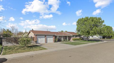 1003 Manor Dr, Ripon, CA 95366 photo 2
