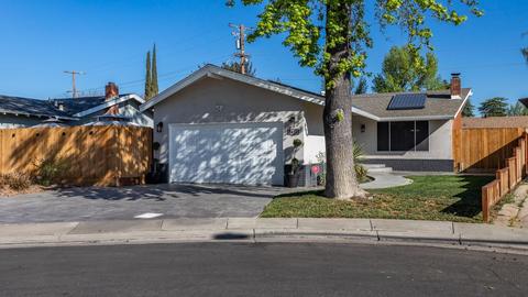 2420 Apache Ln, Modesto, CA 95350 photo 1