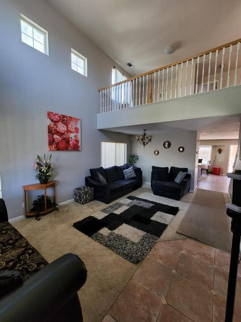914 Rolling Oak Ct, Modesto, CA 95351 photo 2