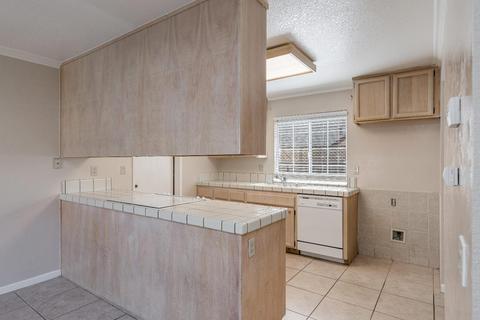 3829 Olivebranch Ln, Carmichael, CA 95608 photo 8