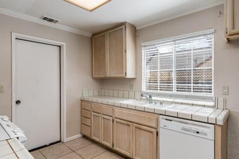 3829 Olivebranch Ln, Carmichael, CA 95608 photo 9