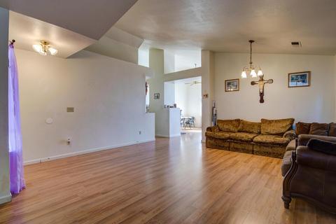 8408 Wilson St, Patterson, CA 95363 photo 5