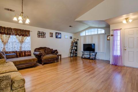 8408 Wilson St, Patterson, CA 95363 photo 4