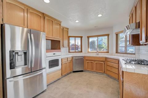 517 Plum Ct, Lodi, CA 95242 photo 4