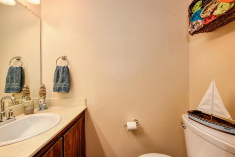 3945 Oak Villa Cir, Carmichael, CA 95608 photo 24