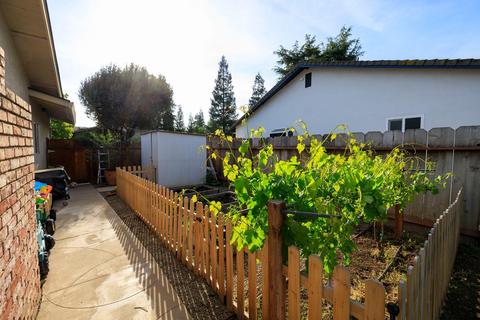 1721 Smith Dr, Turlock, CA 95382 photo 31