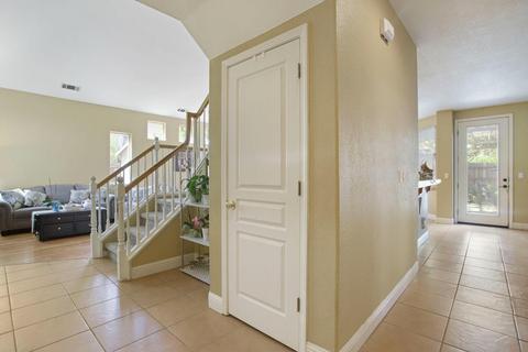2065 Hyde Park Pl, Manteca, CA 95336 photo 8