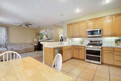2065 Hyde Park Pl, Manteca, CA 95336 photo 14