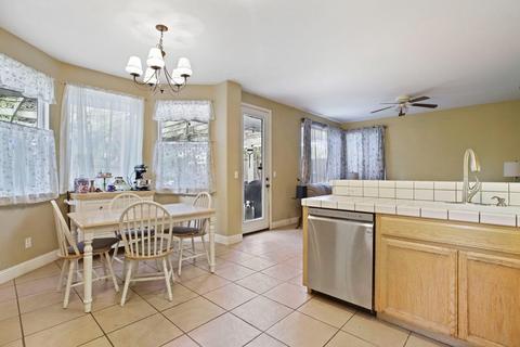 2065 Hyde Park Pl, Manteca, CA 95336 photo 13