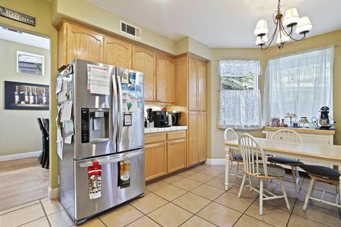 2065 Hyde Park Pl, Manteca, CA 95336 photo 15