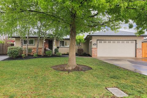 1124 Junewood Dr, Lodi, CA 95242 photo 2