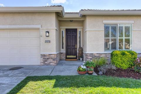 2825 Springfield Dr, Rocklin, CA 95765 photo 2