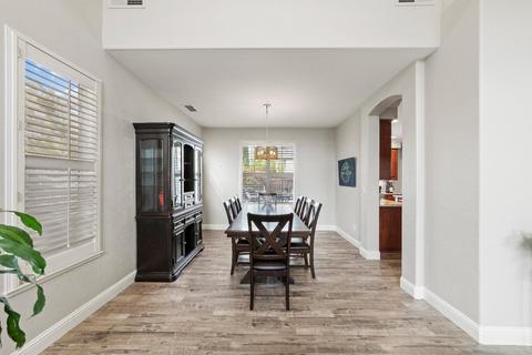 5208 Whisper Oaks Ln, Carmichael, CA 95608 photo 9