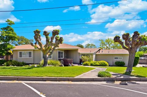 6952 3rd St, Riverbank, CA 95367 photo 2