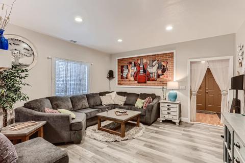 311 E Pine St, Lodi, CA 95240 photo 2