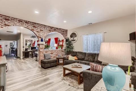 311 E Pine St, Lodi, CA 95240 photo 1