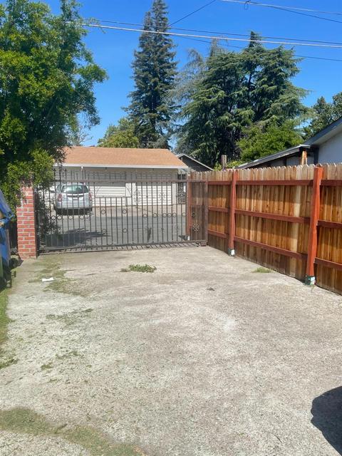 311 E Pine St, Lodi, CA 95240 photo 15