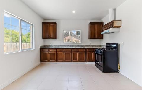 311 E Pine St, Lodi, CA 95240 photo 18