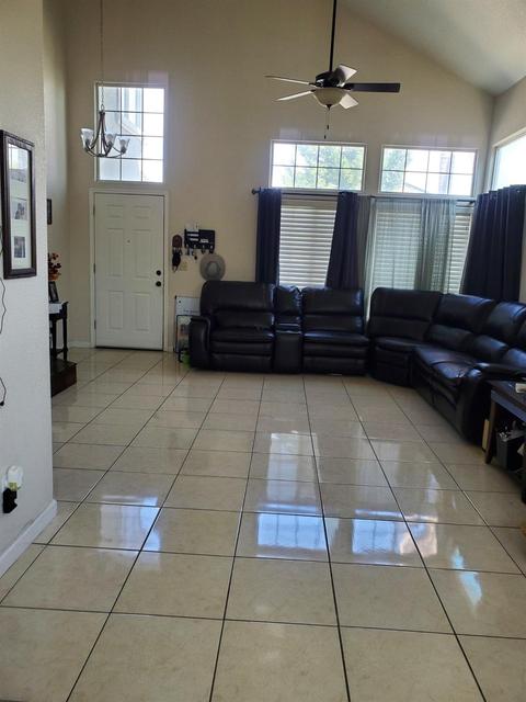 1120 Moonlight Dr, Ceres, CA 95307 photo 2