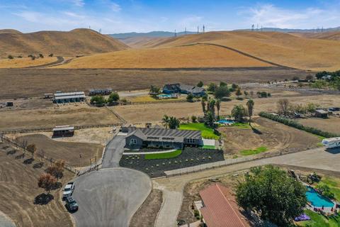 34779 Brichetto Ct, Tracy, CA 95377 photo 3