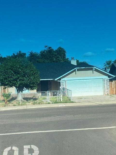 512 Avon St, Modesto, CA 95351 photo 1