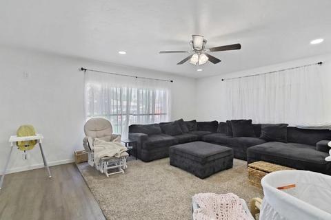 238 W 4th St, Ripon, CA 95366 photo 4