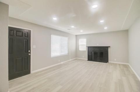 2912 Garrison St, Ceres, CA 95307 photo 2