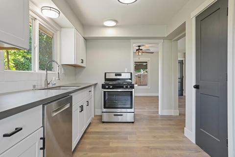 1136 E Morris Ave, Modesto, CA 95350 photo 9