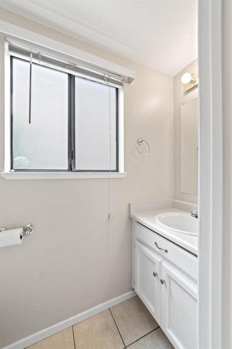 422 Benjamin Pl, Manteca, CA 95337 photo 11
