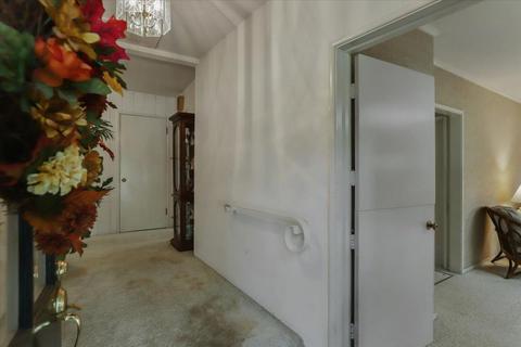 1018 Wellesley Ave, Modesto, CA 95350 photo 8