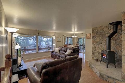 16434 Jon Eric Ct, Grass Valley, CA 95949 photo 2