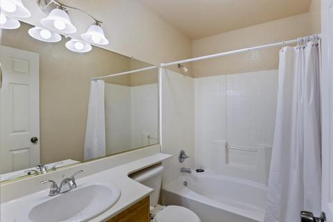 1725 Via Milano, Gustine, CA 95322 photo 24