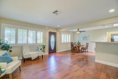 5720 Parkoaks Dr, Carmichael, CA 95608 photo 4