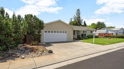 560 Maxwell Ln, Lathrop, CA 95330 photo 3