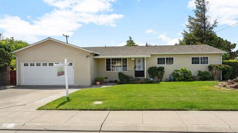 560 Maxwell Ln, Lathrop, CA 95330 photo 1