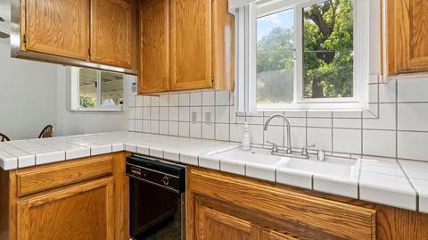 560 Maxwell Ln, Lathrop, CA 95330 photo 16