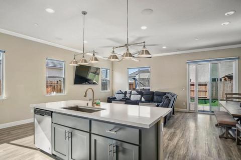 2033 Laffranchi Ln, Manteca, CA 95337 photo 4